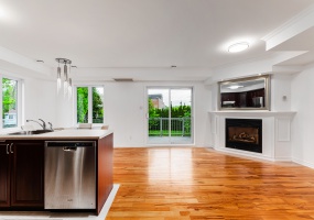 4 Bedrooms Bedrooms, ,2 BathroomsBathrooms,Apartment,À vendre,1109