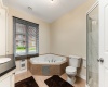 4 Bedrooms Bedrooms, ,2 BathroomsBathrooms,Apartment,À vendre,1109