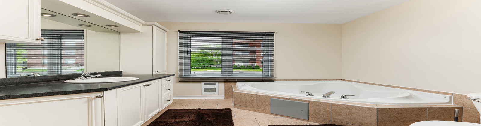 4 Bedrooms Bedrooms, ,2 BathroomsBathrooms,Apartment,For Sale,1110