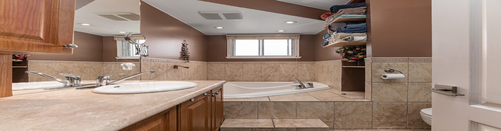 12 Rooms Rooms,1 BathroomBathrooms,Bungalow,For Sale,1112