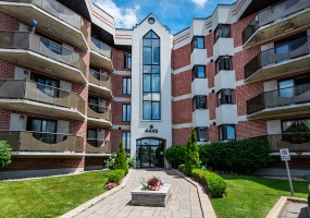2 Bedrooms Bedrooms, 8 Rooms Rooms,2 BathroomsBathrooms,Appartement,À vendre,1117
